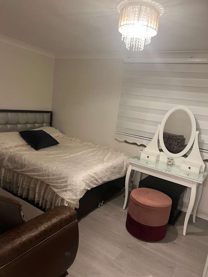 Deniz's room