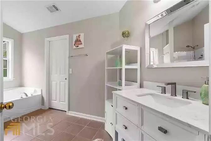 Alcove Rooms's room
