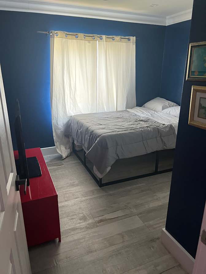 Ivett's room