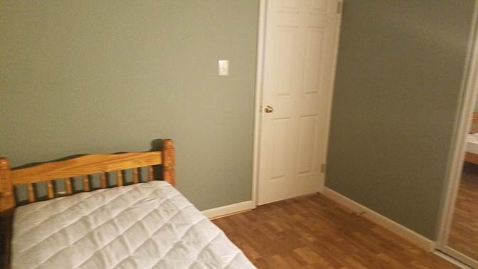 Enrique's room