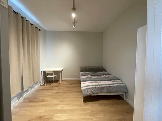 Jin Kim's room