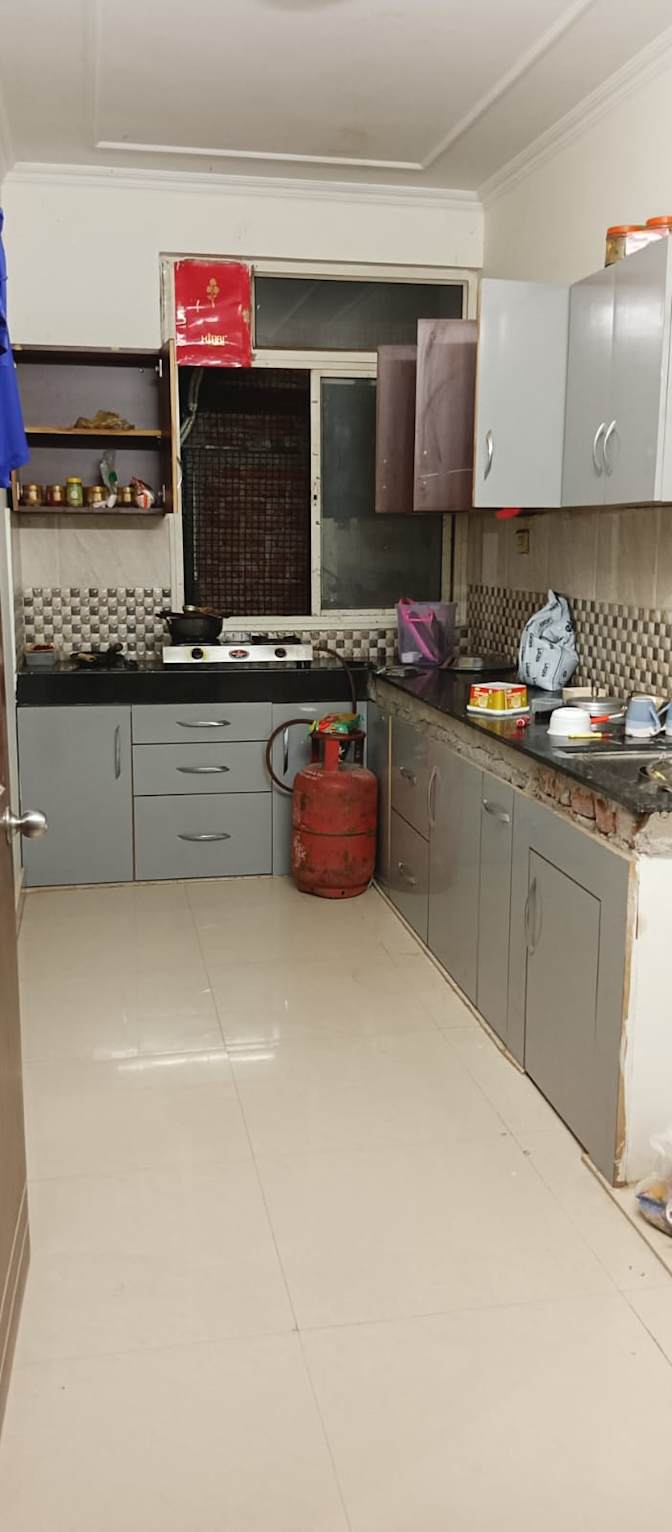 Aayushi's room