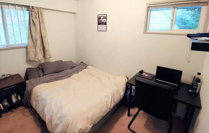 Alvaro Martinez's room