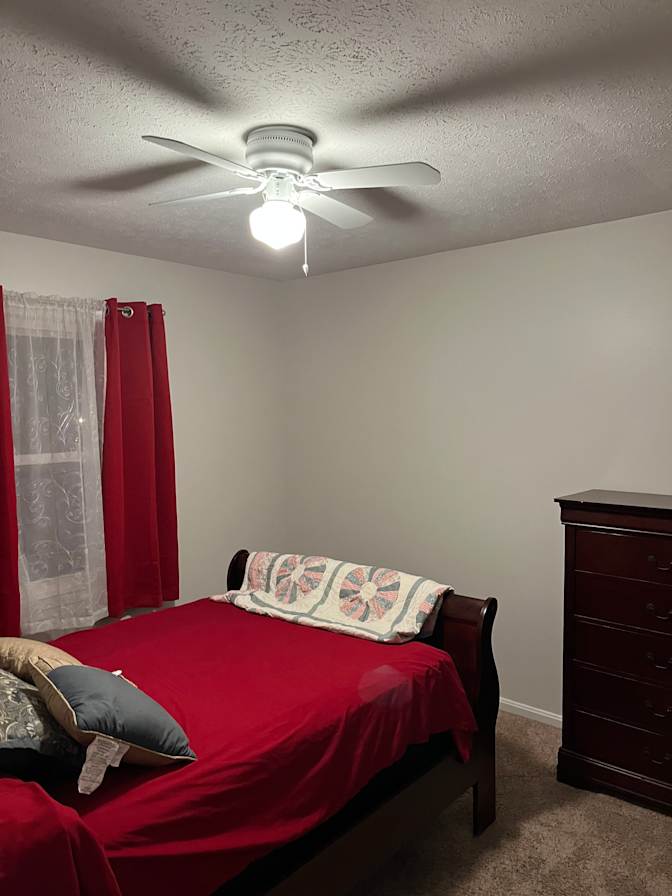 Ken's room