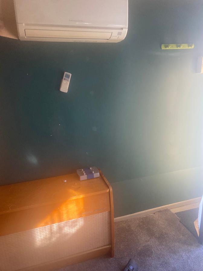 Lee's room