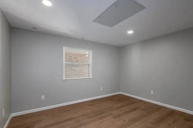 Dorris's room