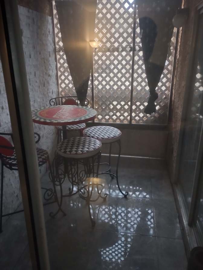 Navin Arjuna's room