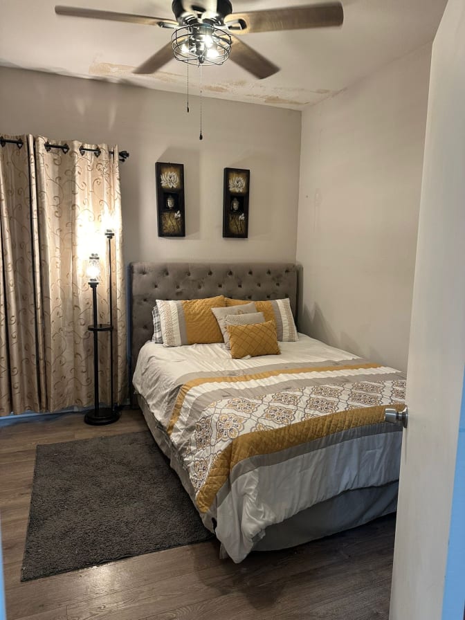 Ricardo's room