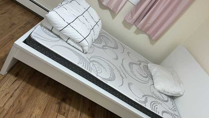 R's room