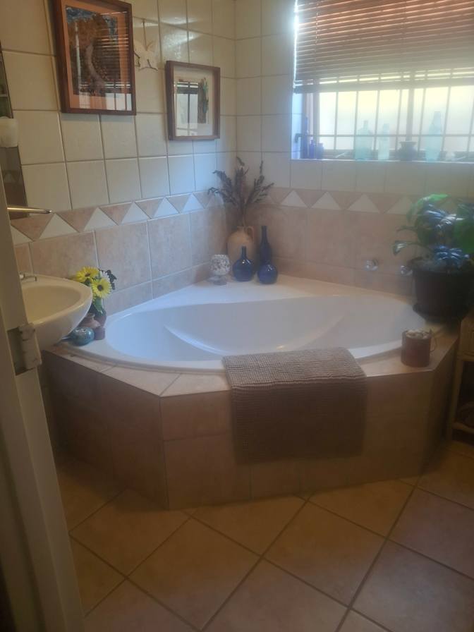 lindy welch's room