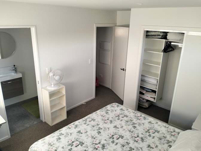 Pausina's room