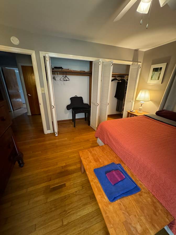 Mostly Private Two Bedroom Mountain Suite Private Bath's room