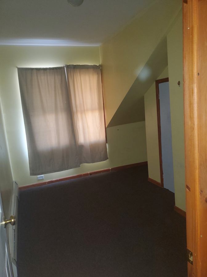 Dlemuel's room