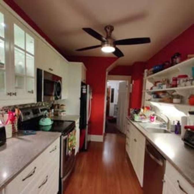 Carlos's room
