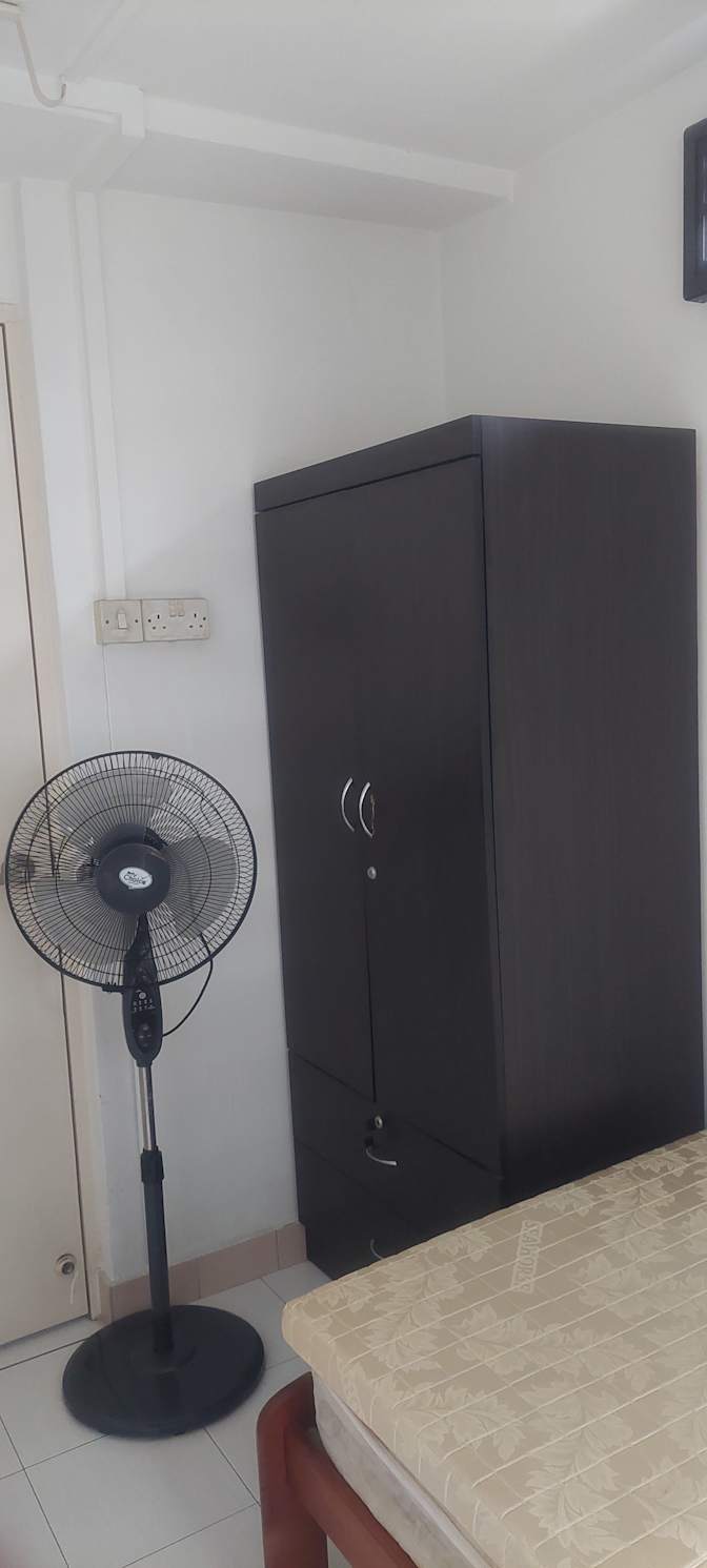 B L's room