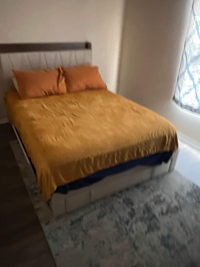 Howard Binder's room