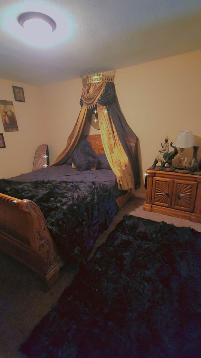 Simone's room