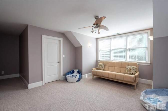 Alcove Rooms's room