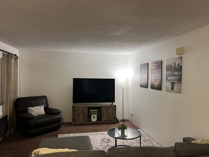 Dee's room