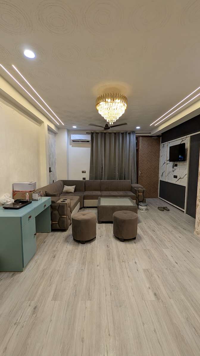Naresh Garg's room