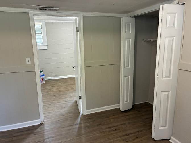 Alcove Rooms's room