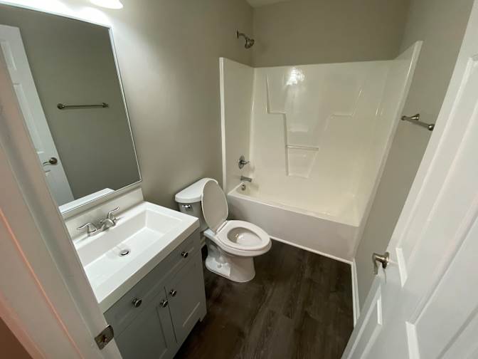 Alcove Rooms's room