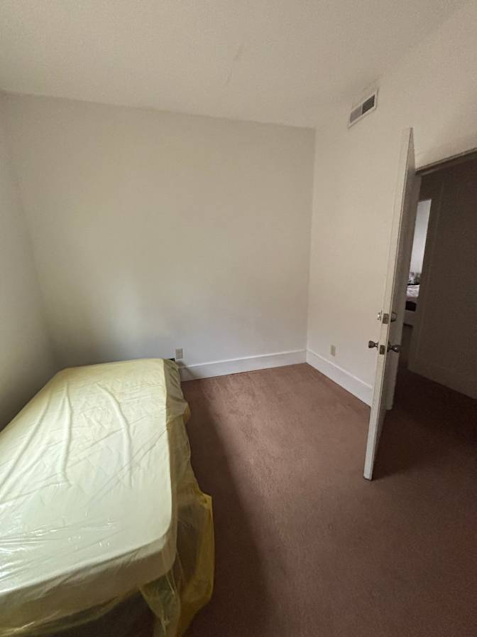 Holly  Wood-Prince's room