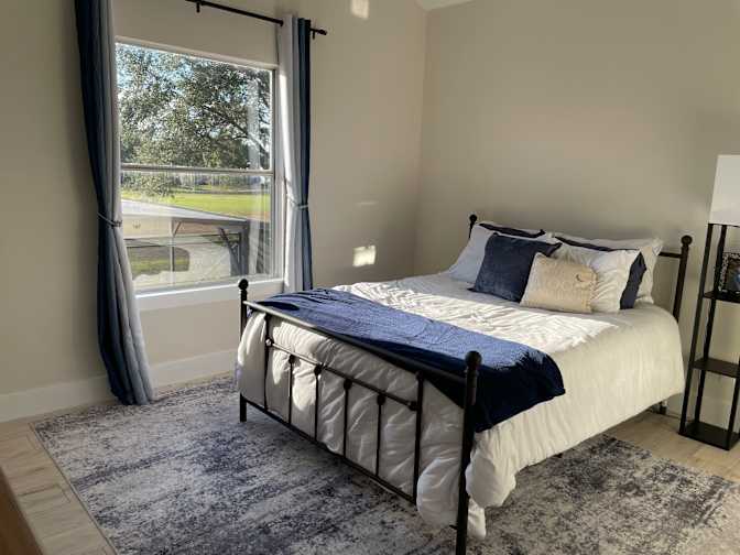 Liz's room