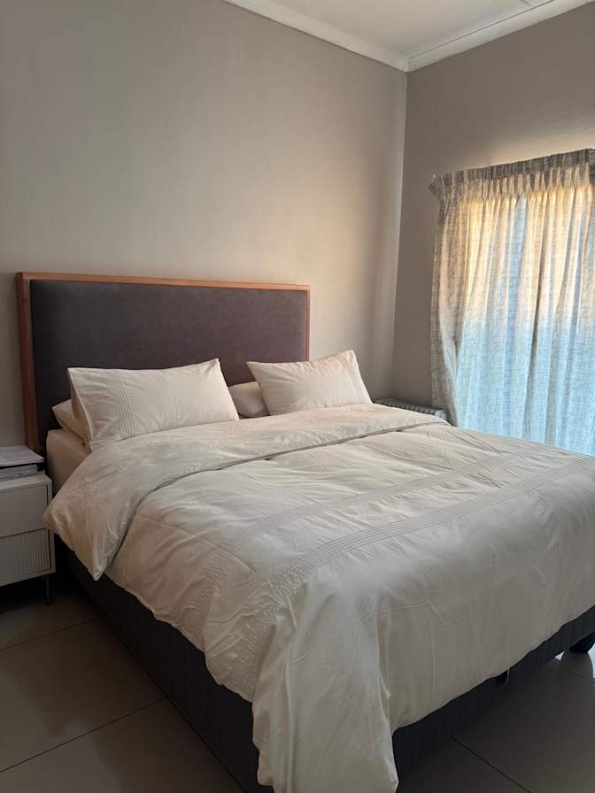 Yoli's room
