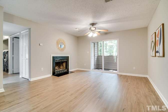 Alcove Rooms's room