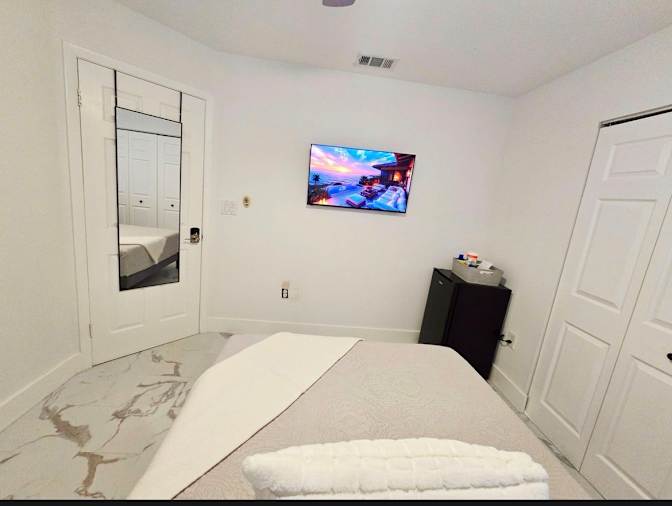 Darlene's room
