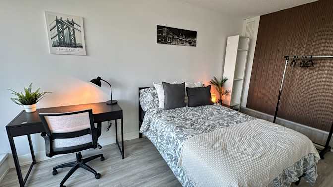 Alona's room