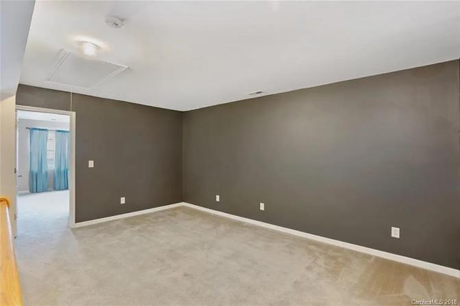 Alcove Rooms's room
