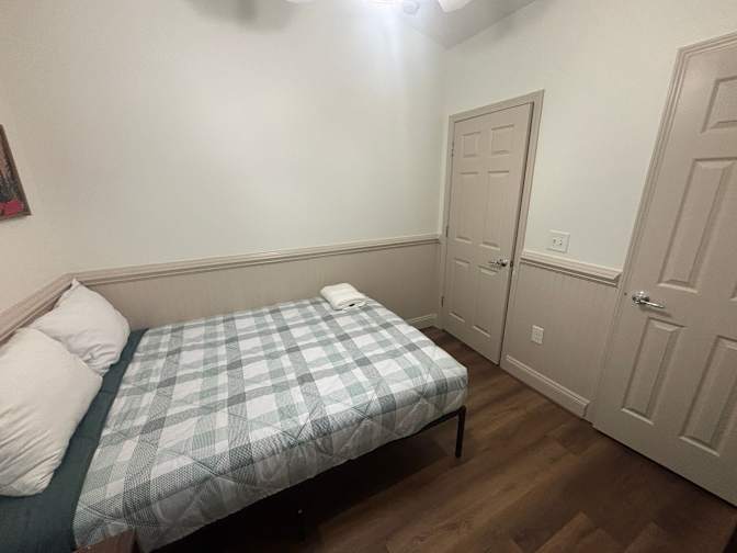 Alcove Rooms's room