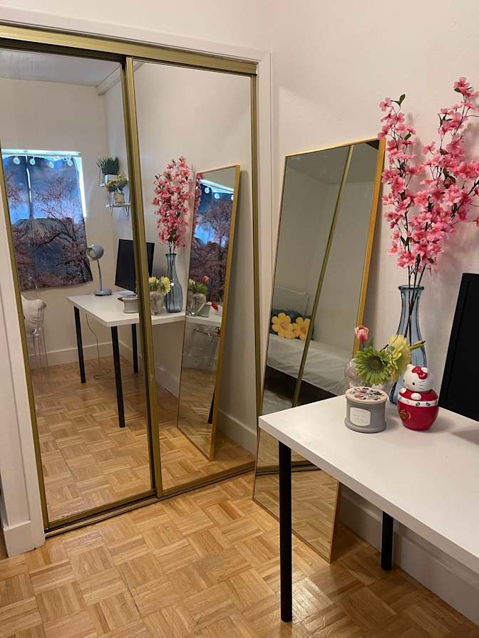 Suzie  Leung's room