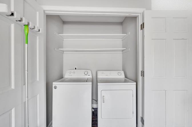 lifedoorrentals's room