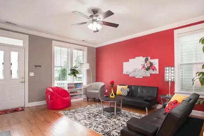 Alcove Rooms's room