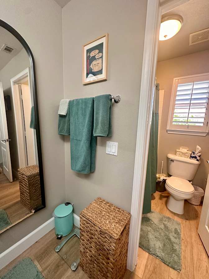 TheOakVista's room