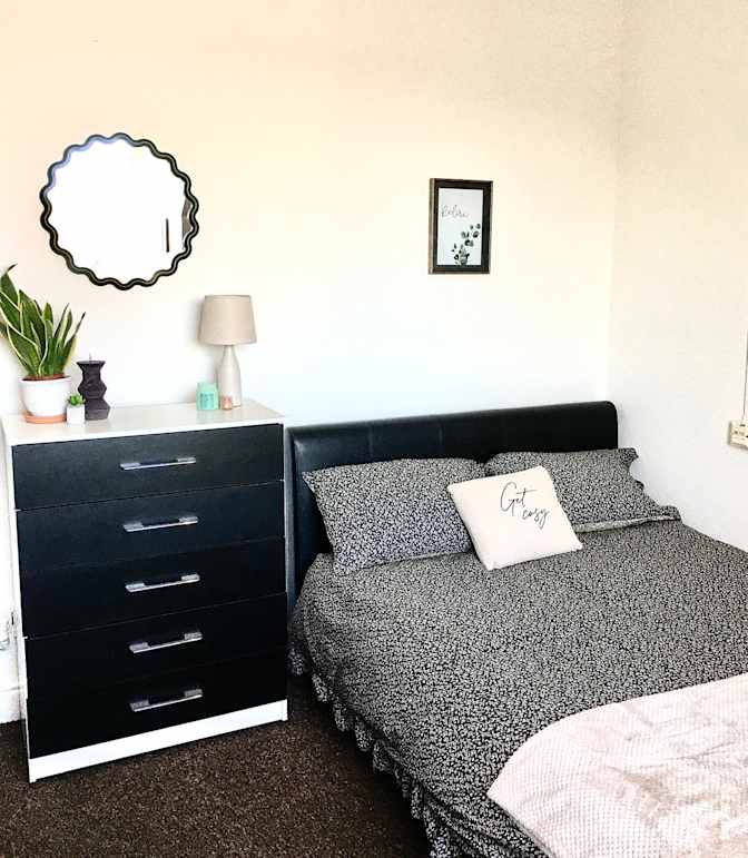 Ash's room