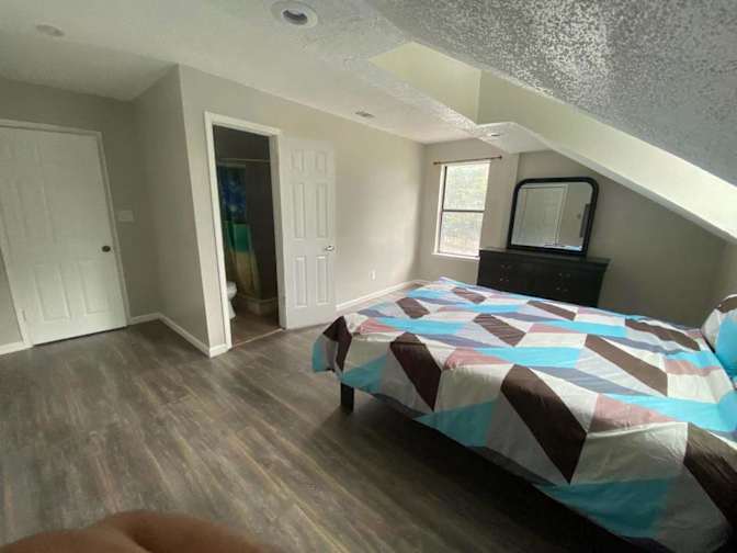 Jun's room