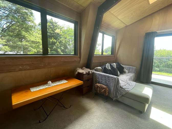 Carrie and Wayne Roberts's room