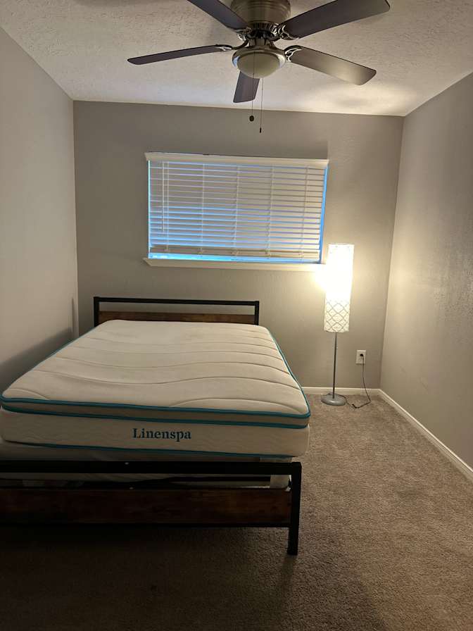 VENEISHA's room