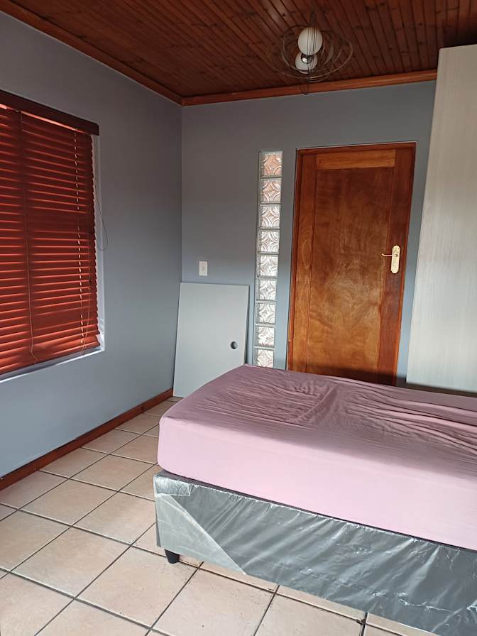 Rowena Damons's room