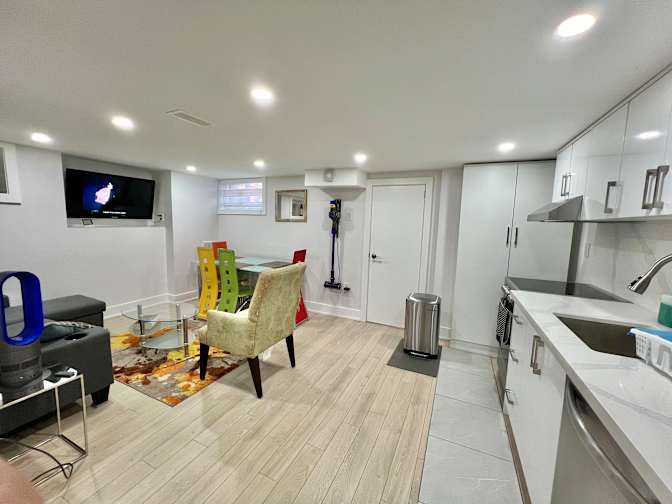Mark Kay's room