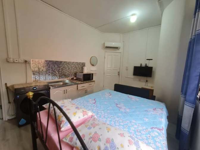 Roomy's room