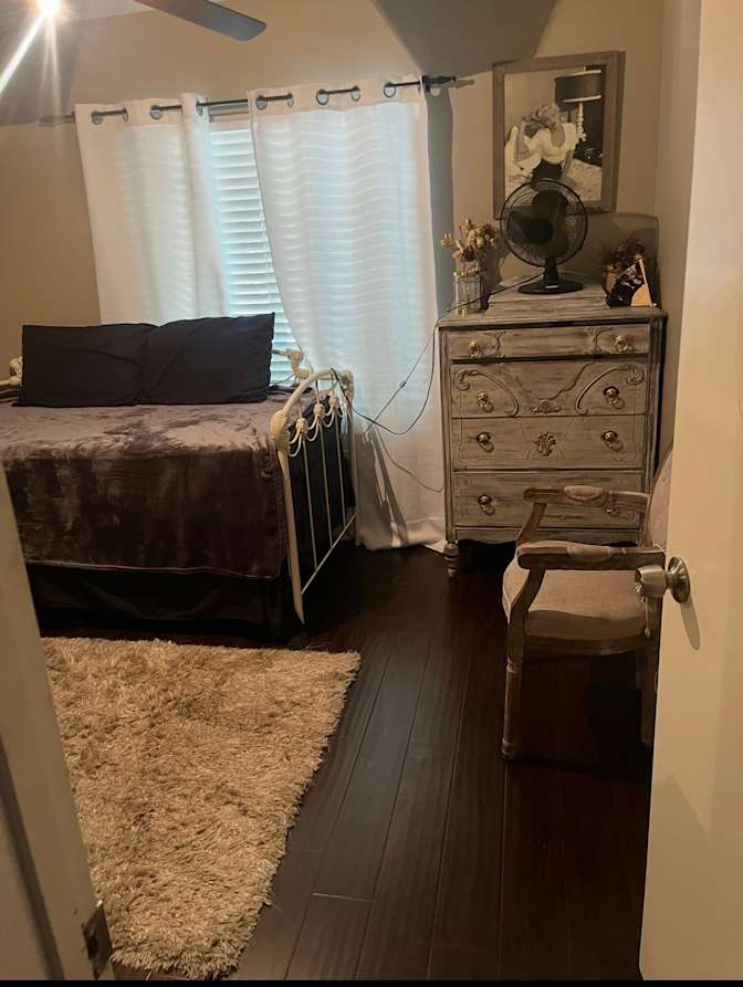 Elsa Martinez's room