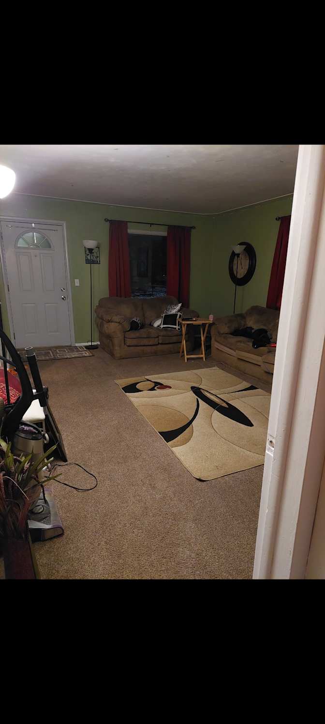 Lynn's room