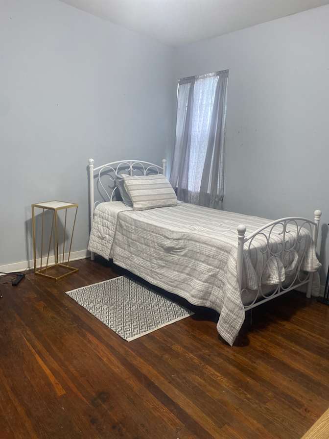Eva's room