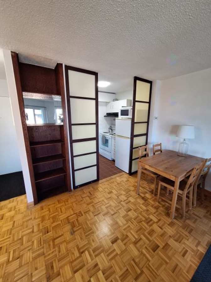 André's room