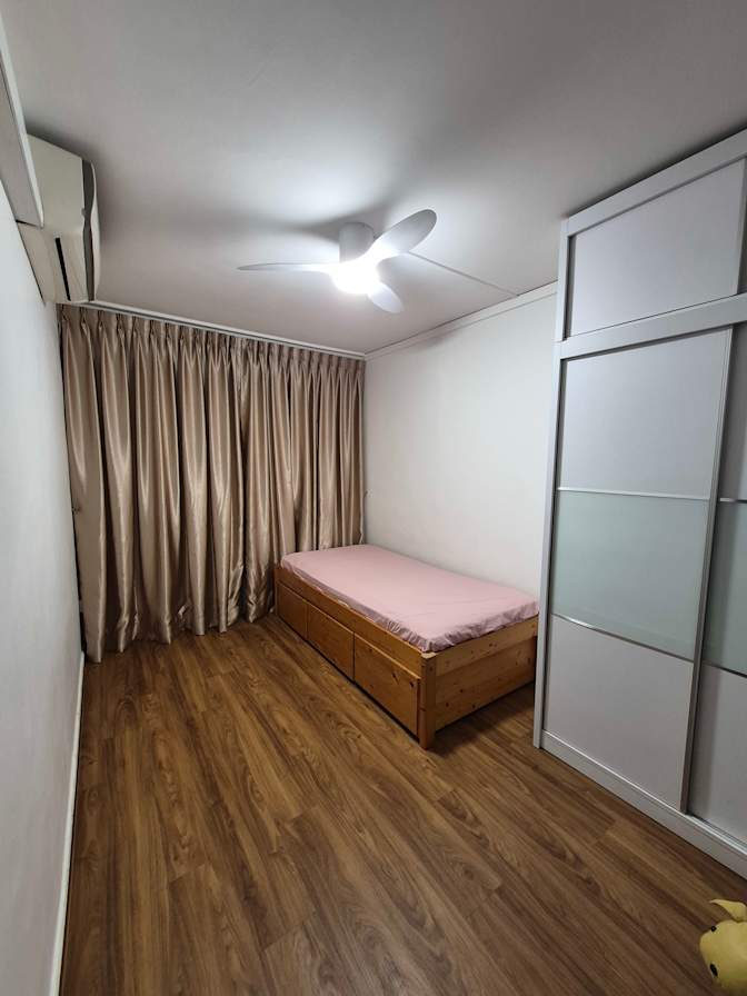 Lawrence kwek's room